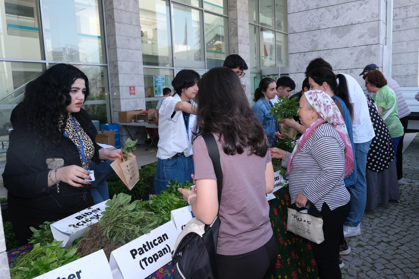 Nilüfer'de 310 Bin Fide Vatandaşa Ücretsiz Dağıtıldı
