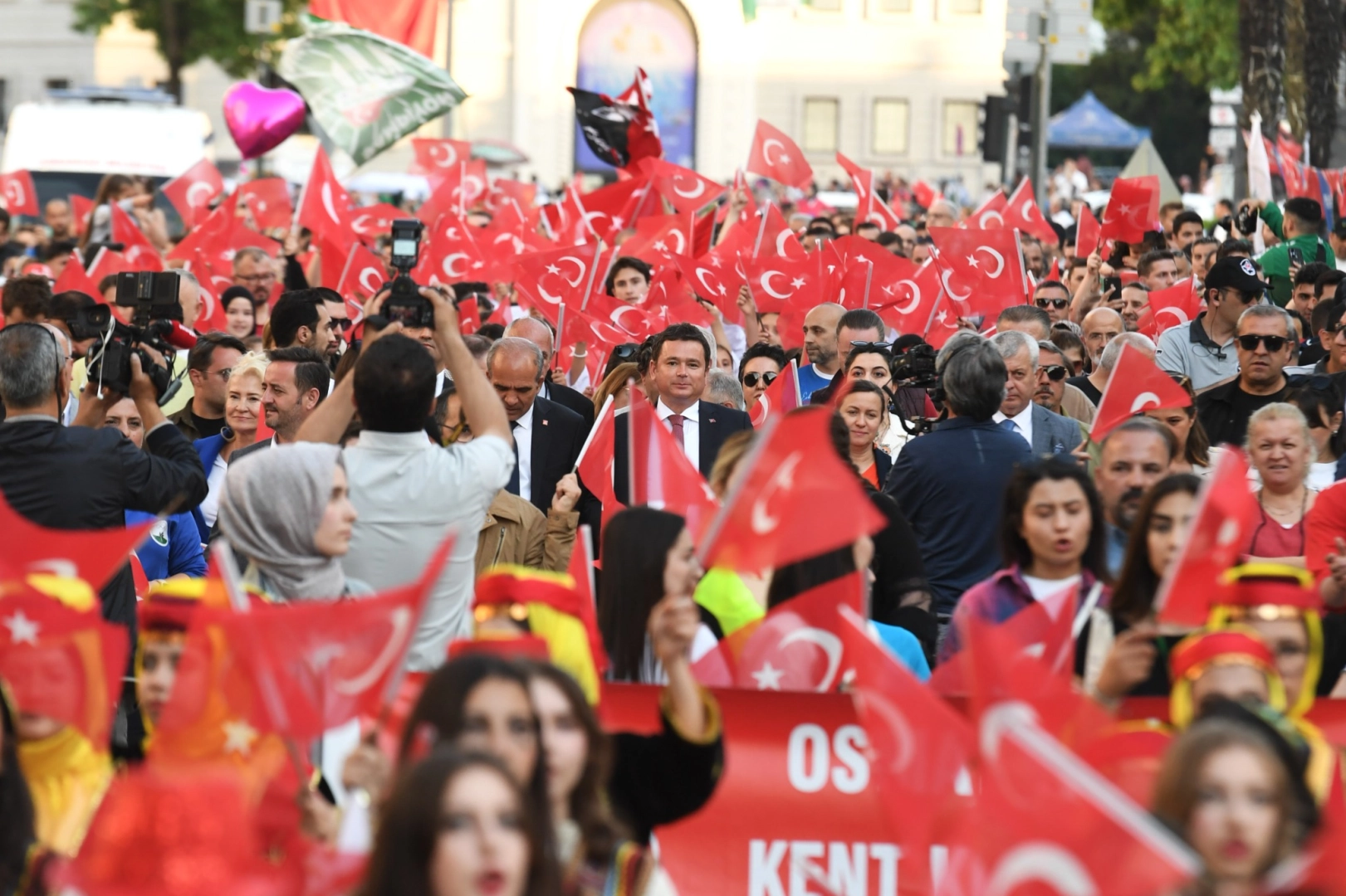 Osmangazi'de Binlerce Kişi 19 Mayıs'ı Kutladı
