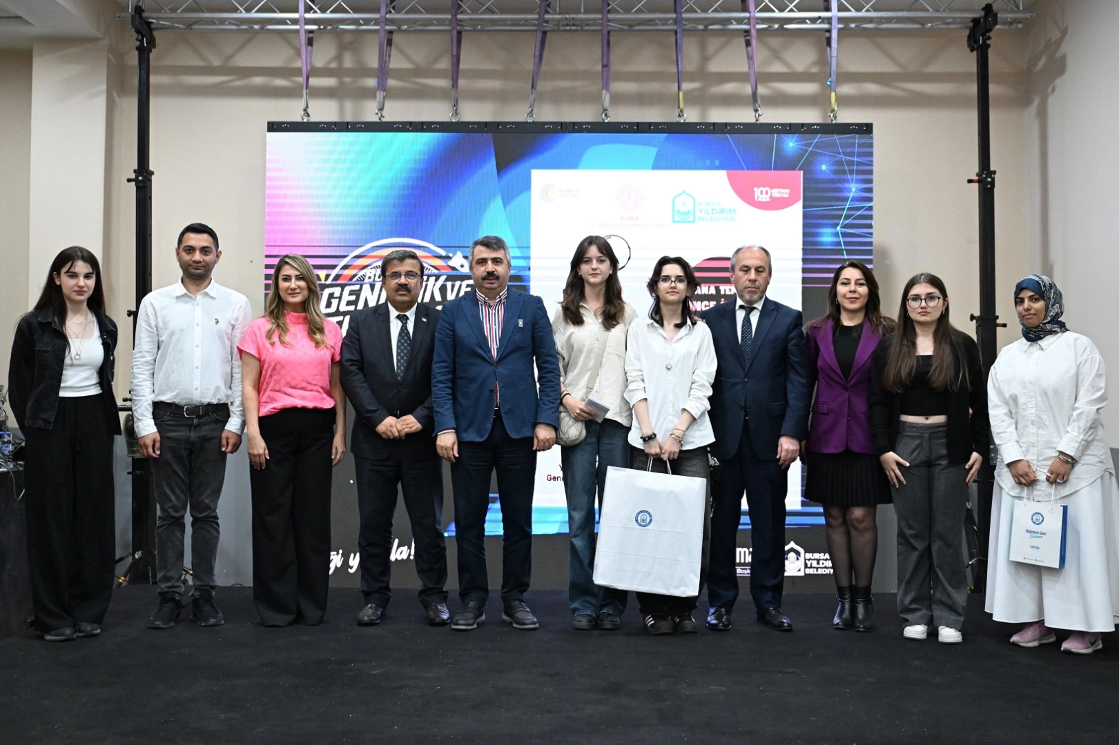 Bursa Gençlik Festivali Ödüllerini Verdi
