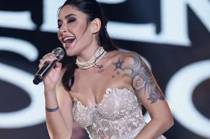 Melek Mosso'dan Yeni Sahne Adı: Traktör Mosso
