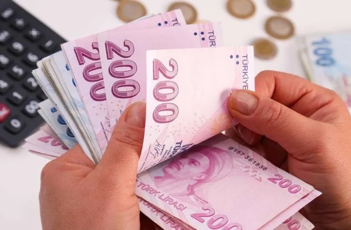 Emekli İkramiye Fark Ödemeleri Hesaplarda
