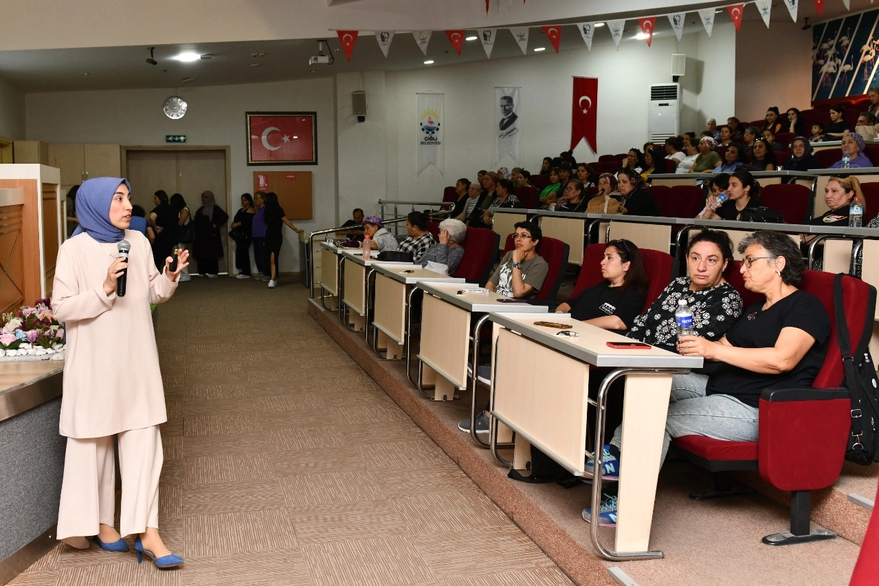 Çiğli'de Kadınlara Sağlıklı Yaşam Bilgileri
