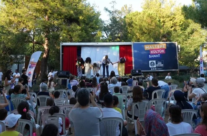 Maltepe’de Çocuklar İçin Tiyatro Keyfi
