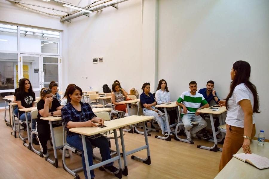 Diyarbakır'da Vatandaşlara İşaret Dili Kursu
