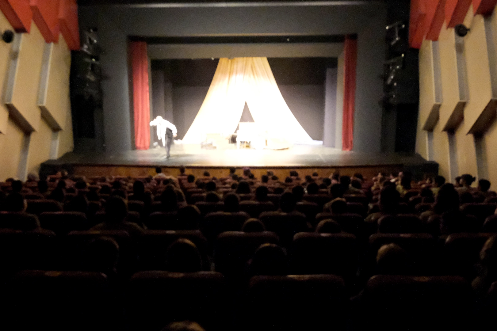 Eski Zamanlar'da Masalsı Tiyatro Şöleni
