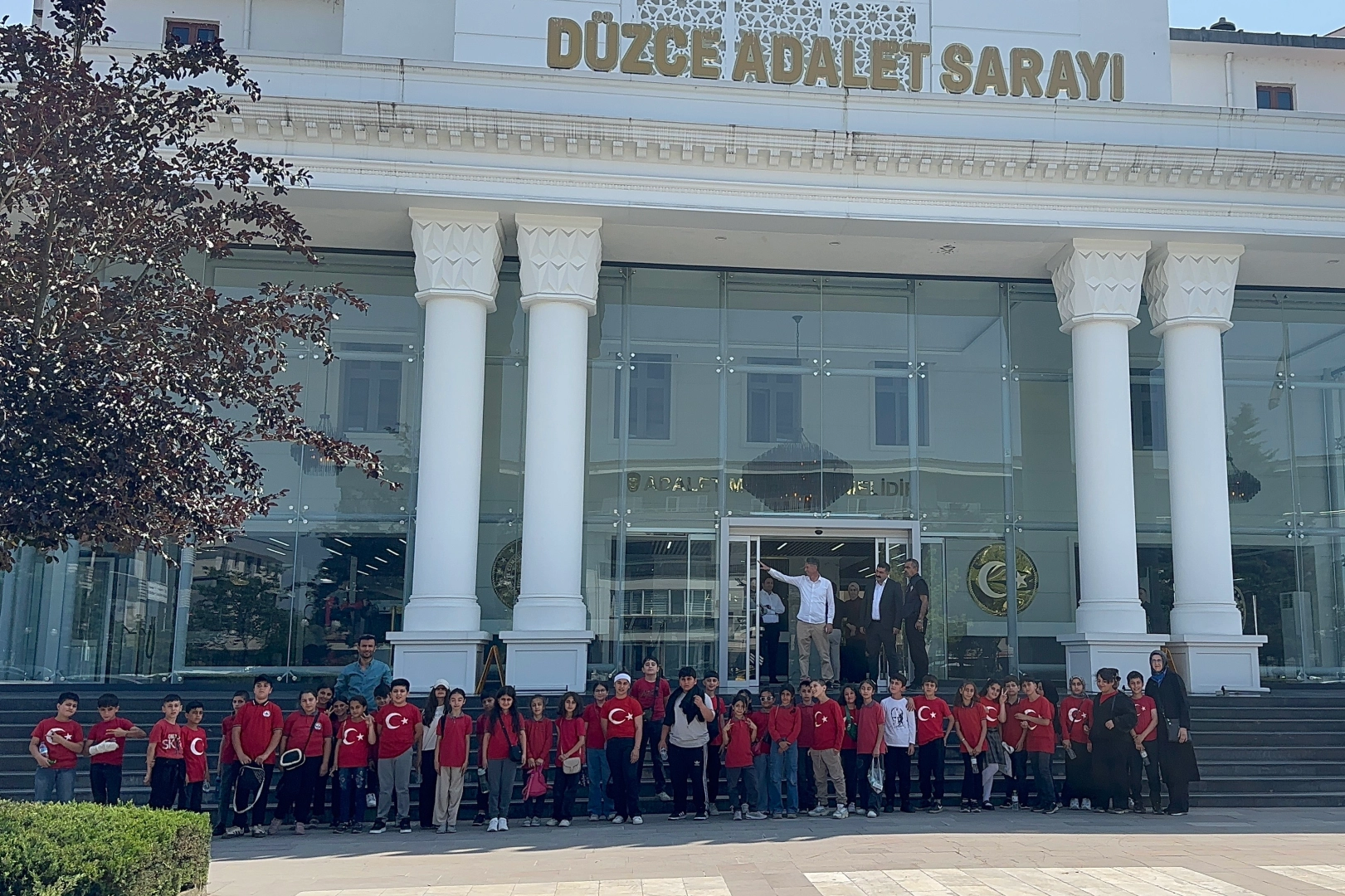 Düzce öğrencileri adliyeyi ziyaret etti
