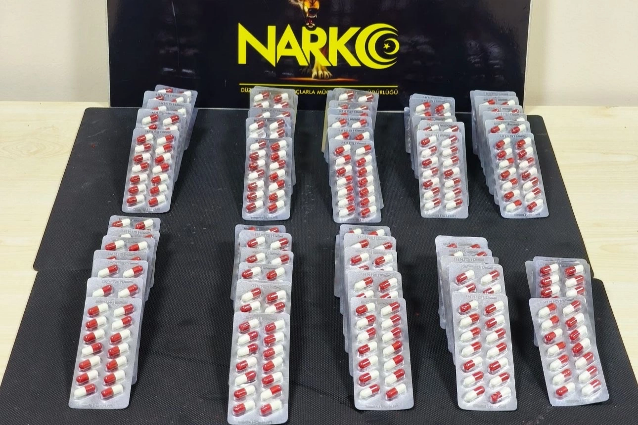 Düzce'de Uyuşturucu Operasyonu: 3 Tutuklu, 1000'e Yakın Hap
