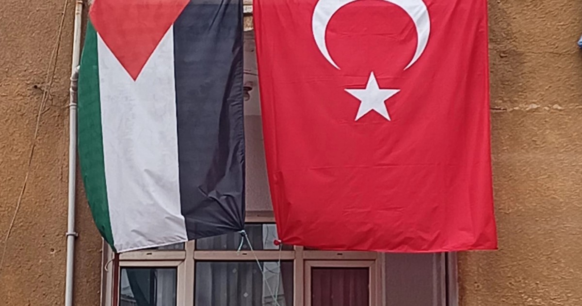 Keşan'da Saadet Partisi'nden Filistin'e destek bayrağı
