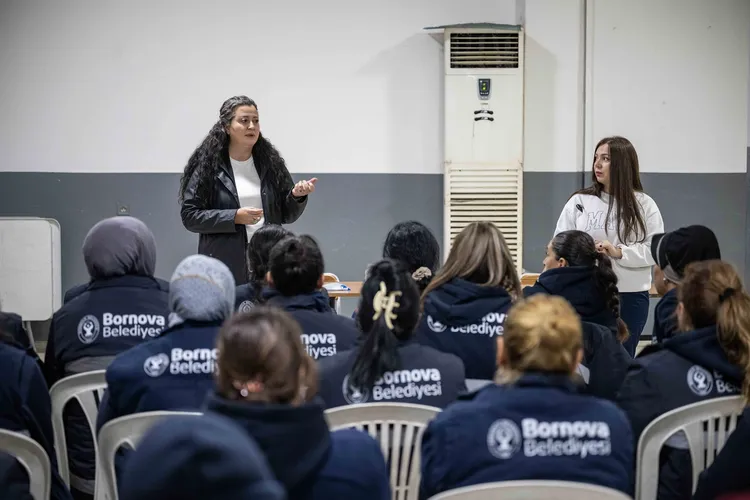Bornova Belediyesi’nden Kadın Personele Sağlık Bilgilendirmesi