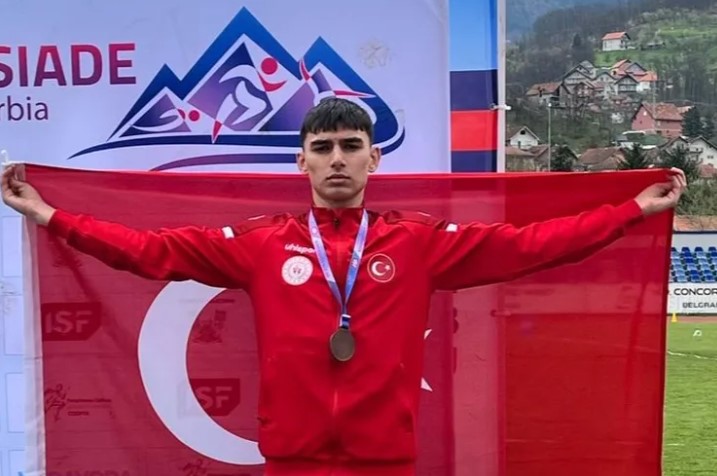 Bursa'dan Dünya Üçüncüsü Genç Atlet
