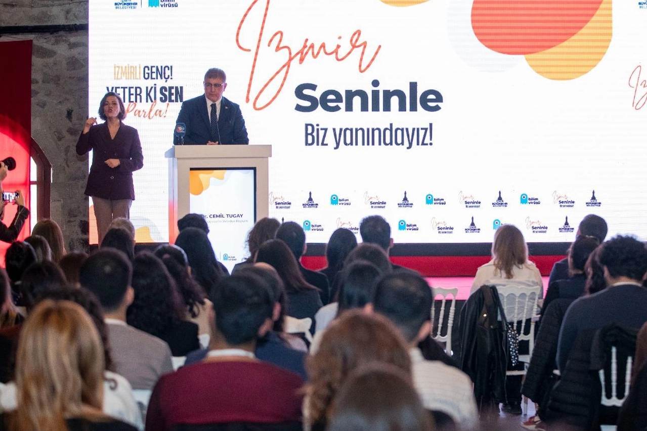Gençlerin enerjisi İzmir’i dönüştürüyor