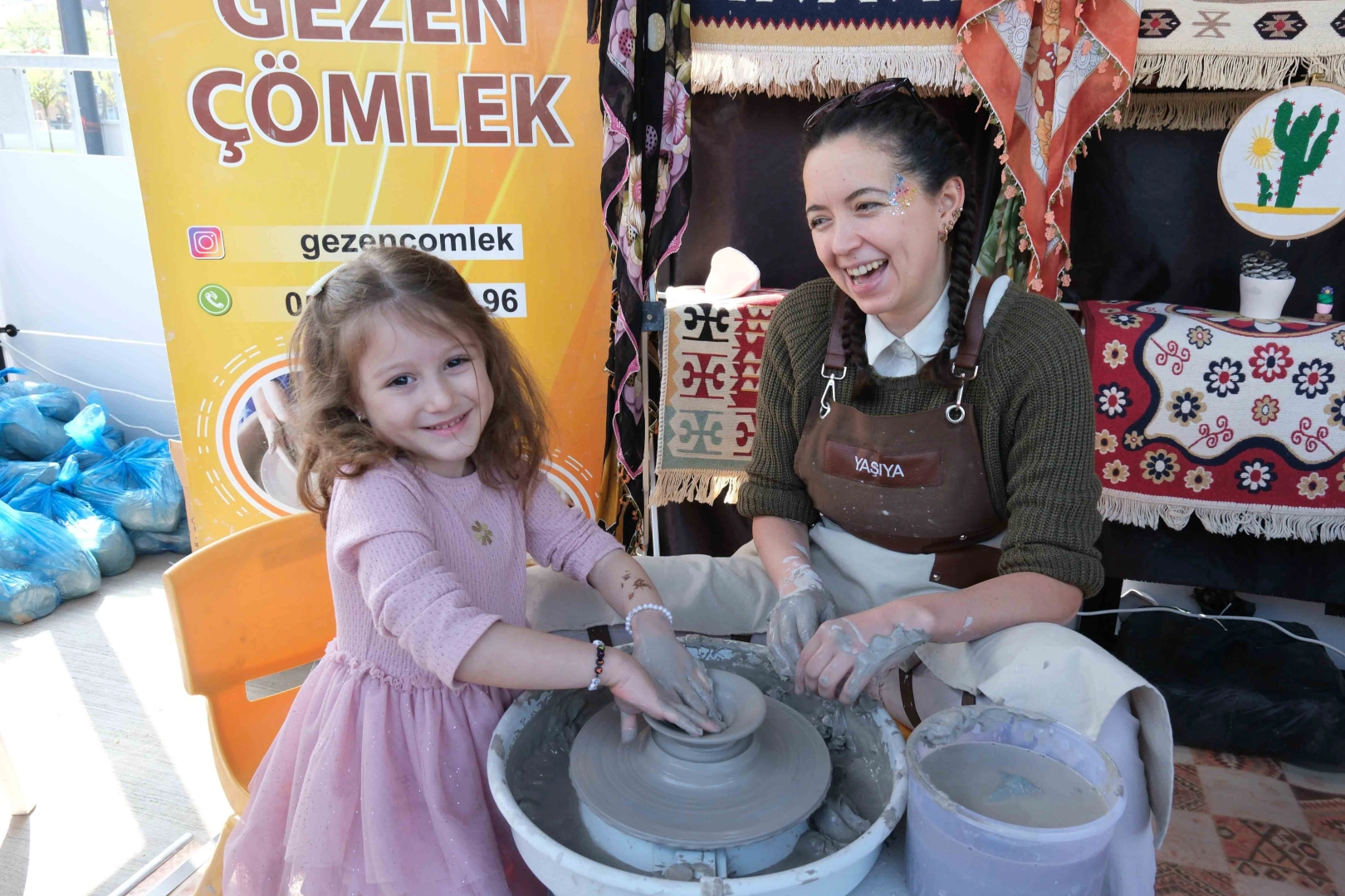 Çocuklar Çamurla Buluştu: 23 Nisan'da Çömlek Atölyesi
