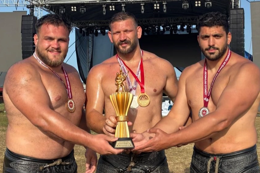 Gölcük Belediyespor Pehlivanları Üç Şehirde Zafer Kazandı
