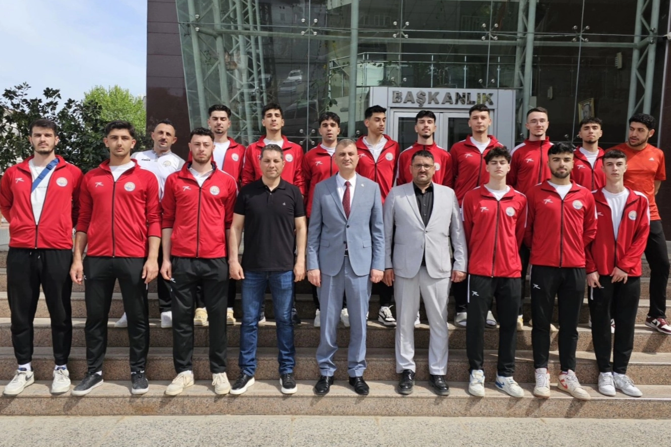 Gölcük Voleybol Takımı Türkiye Şampiyonası'nda
