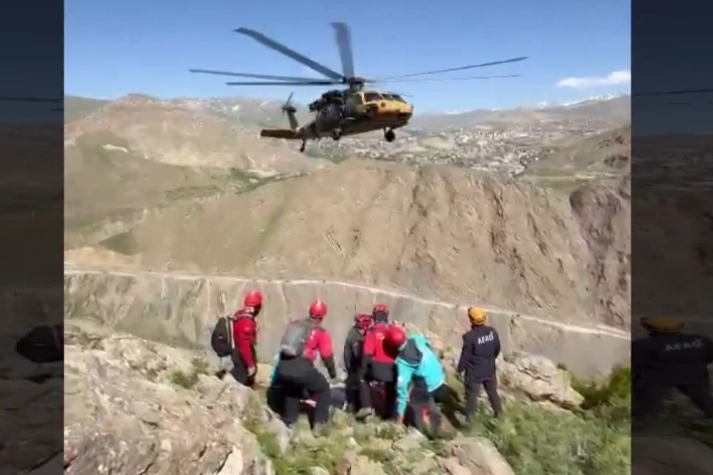Hakkari'de Dağdan Düşen Vatandaş Kurtarıldı
