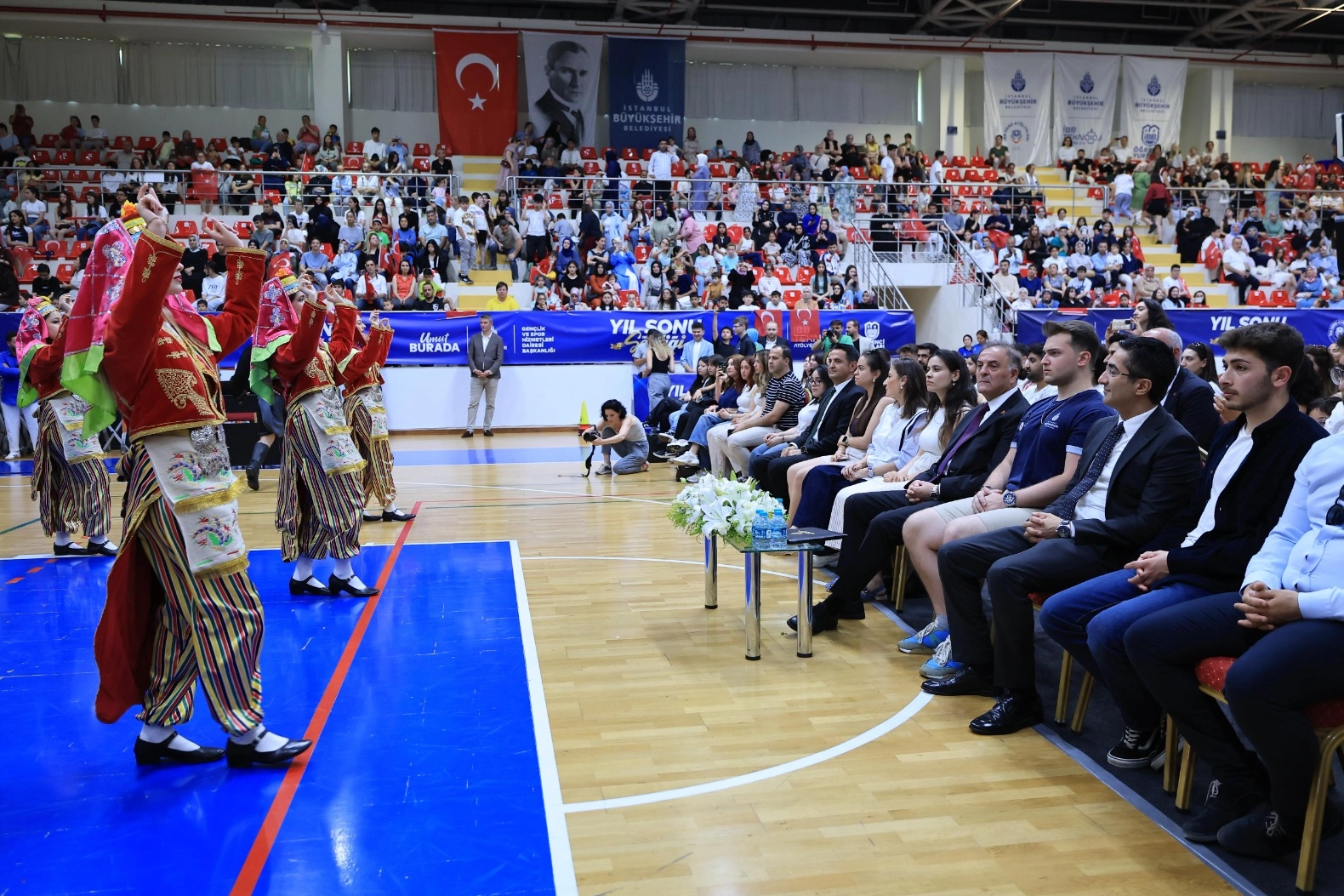 İBB, Yurt Öğrencilerini Mezuniyet Şenliğiyle Kutladı
