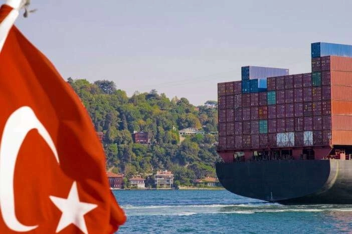 Nisan Ayında İhracat ve İthalatta Artış, Açık Genişledi
