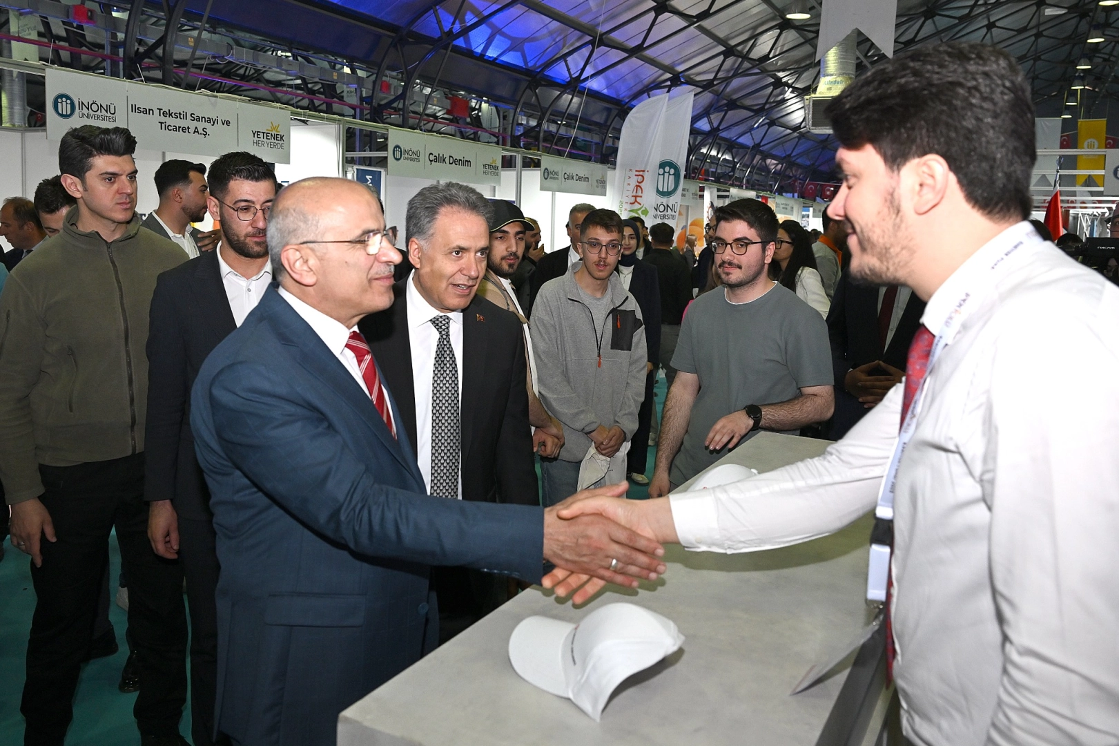 Malatya'da İpekyolu Kariyer Fuarı Başladı
