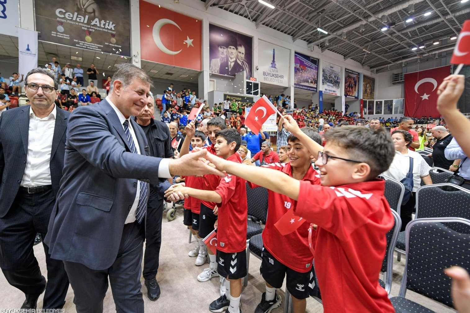 İzmir Büyükşehir Spor'da yoğun nisan ayı!

