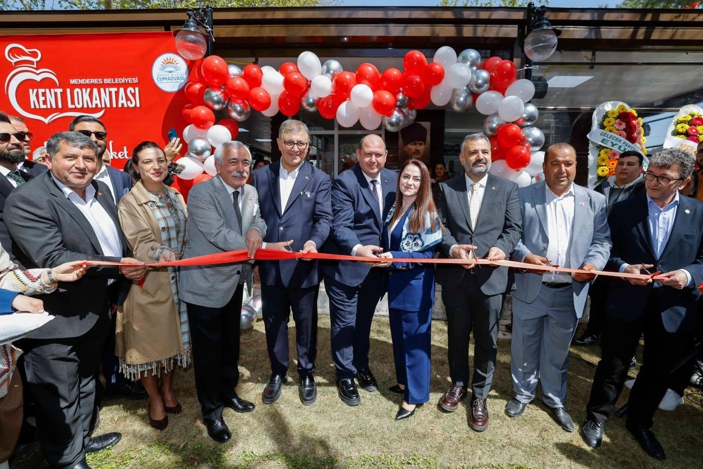 İzmir'de Yeni Kent Lokantası Hizmete Açıldı
