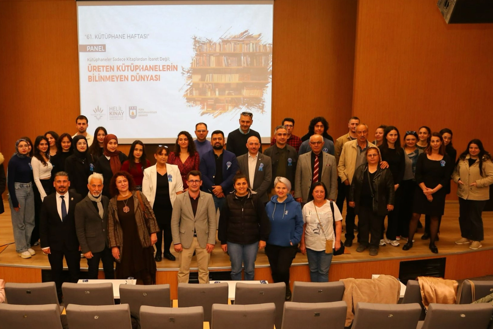 İzmir'de Üreten Kütüphaneler Geleceği Tartıştı
