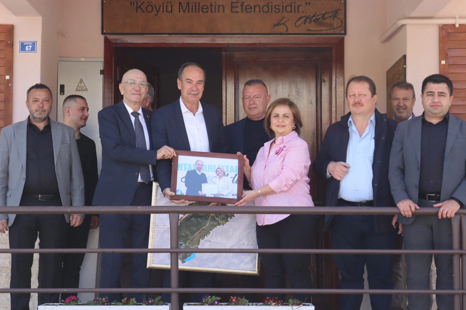 İzmit Belediyesi, Karaabdülbaki'de Vatandaşları Dinledi
