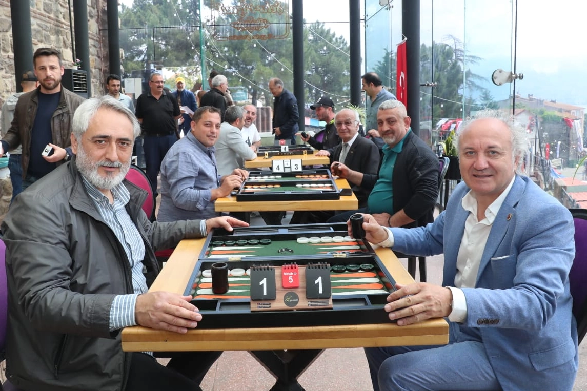 Kapanca Sokak Festivali'nde Tavla Turnuvası Kazananı Belli Oldu
