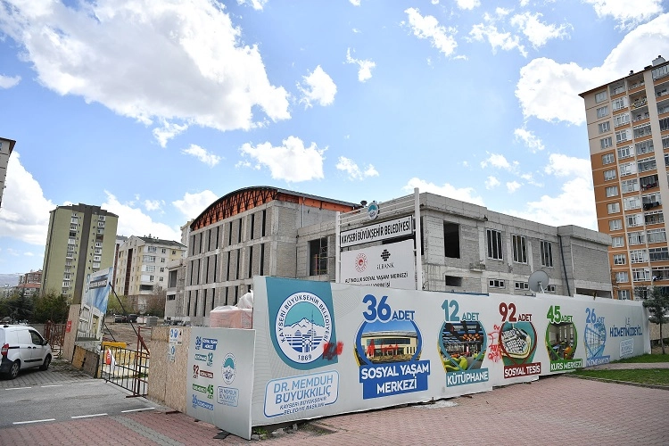 Altınoluk'a Modern Yaşam Merkezi Kazandırılıyor
