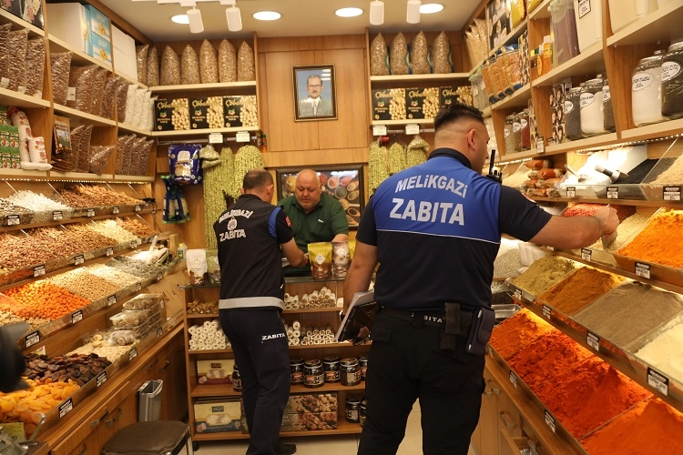 Melikgazi'de Bayram Öncesi Yoğun Zabıta Denetimi
