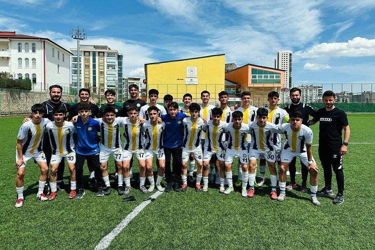 Talas Belediyespor, U-16 Şampiyonası'nda zirvede
