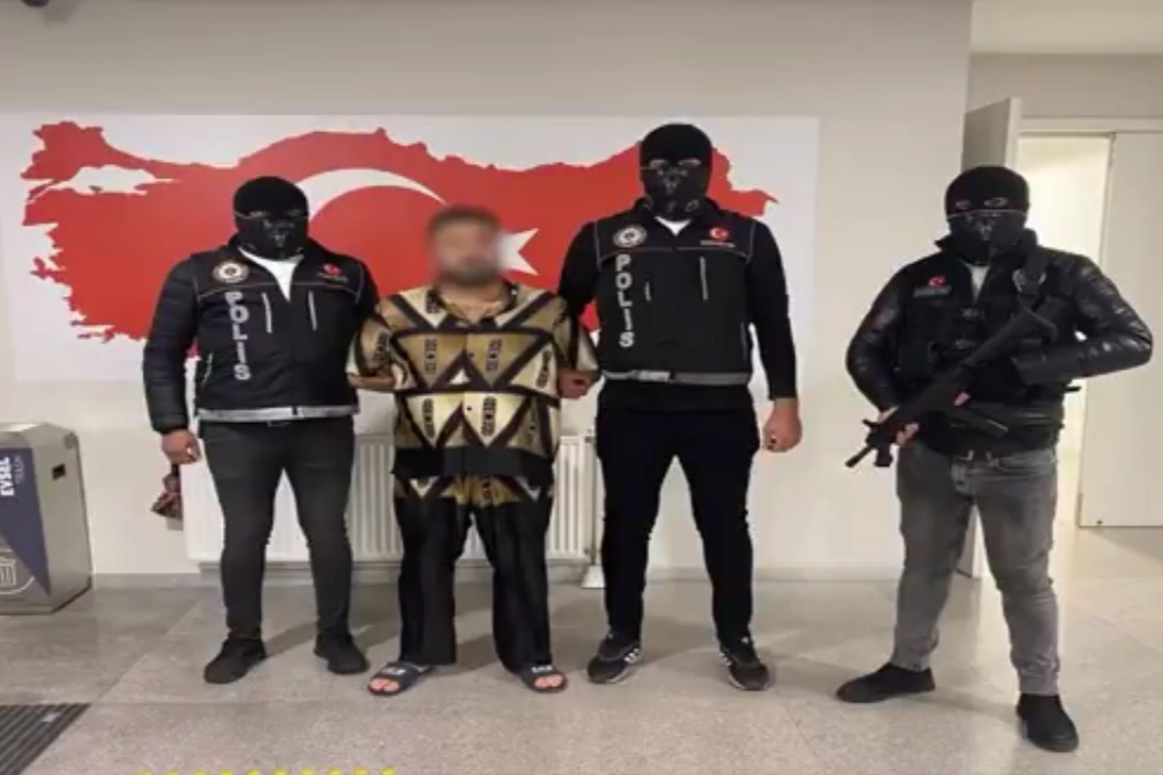 Üç Firari Yurtdışında Yakalandı
