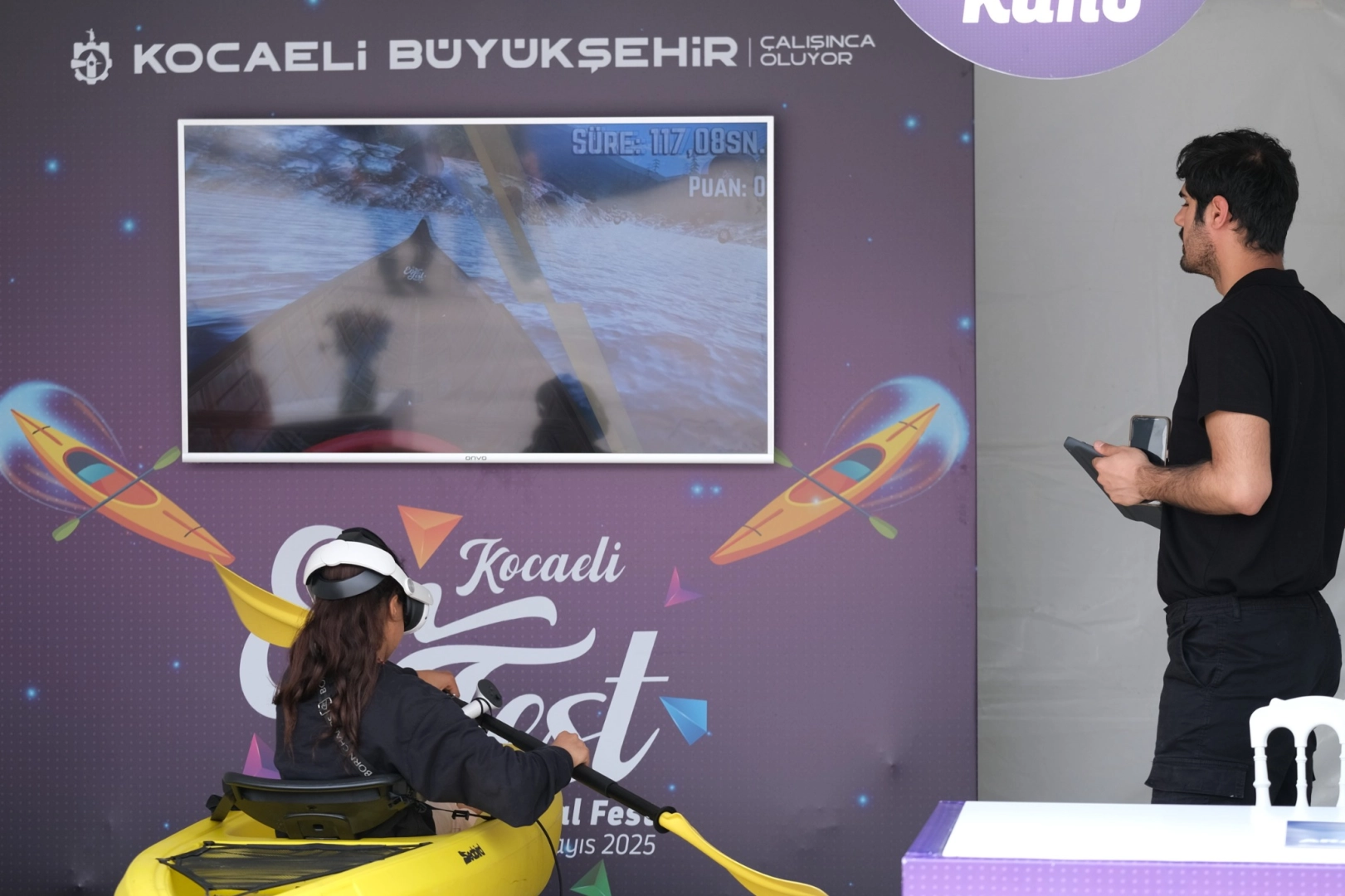 Kocaeli'nde Gençler Dijital Deneyim Alanını Keşfediyor
