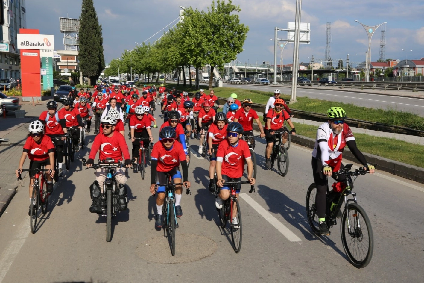 Kocaeli'nde 19 Mayıs Bisiklet Turu Düzenlendi
