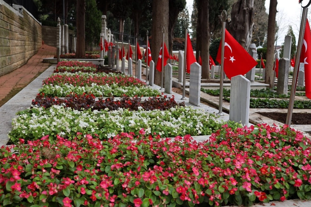 Kocaeli'de şehitliklerde çevre düzenleme çalışması