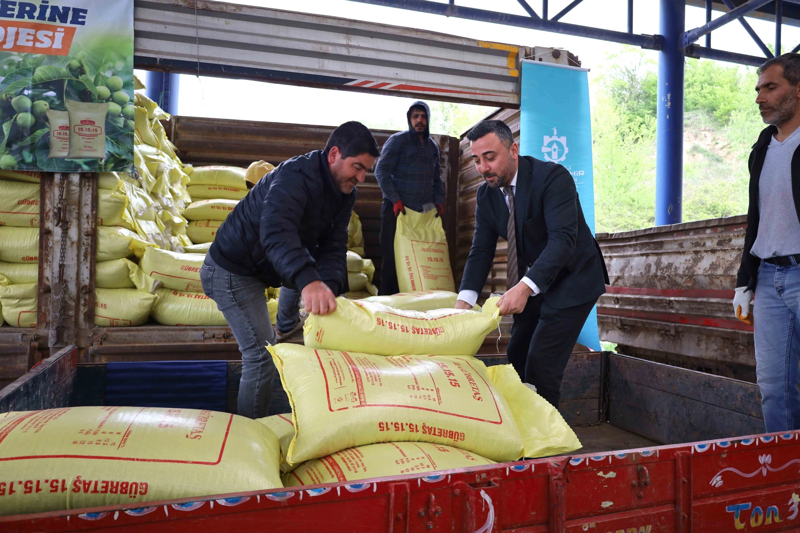Kocaeli'ye 500 Ton Gübre Desteği
