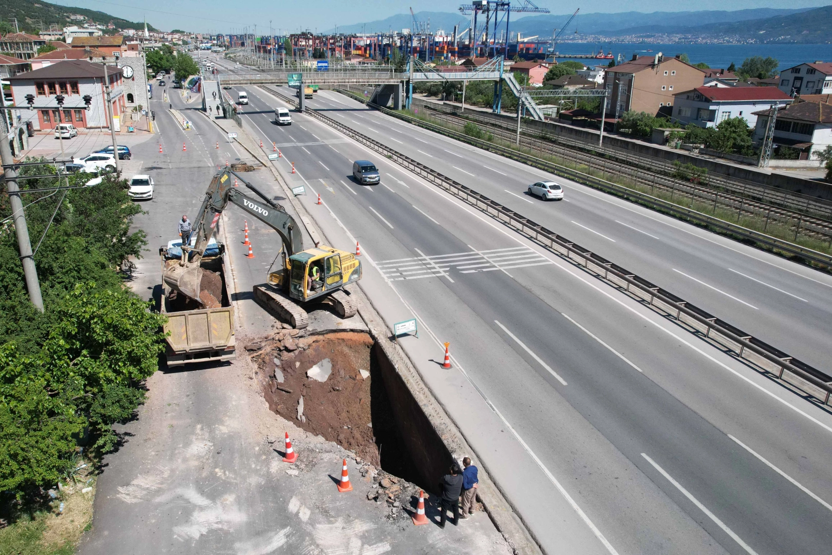 Kirazlıyalı'da Yeni Durak Cebi Trafiği Rahatlatacak
