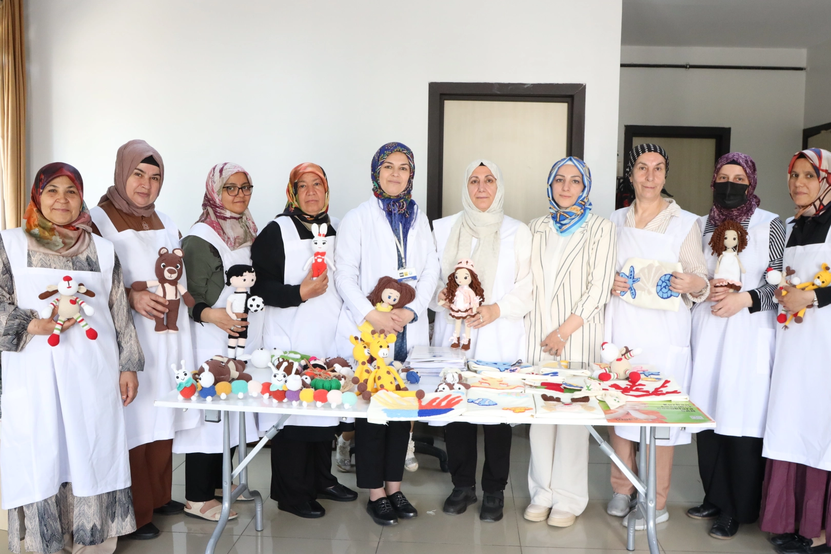 KOMEK, Lösemili Hastalara El Sanatları Eğitimi Sunuyor
