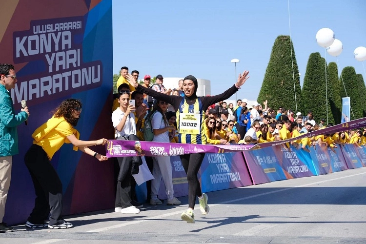 Kayserili Sporcu Konya'da Yarı Maraton Şampiyonu Oldu
