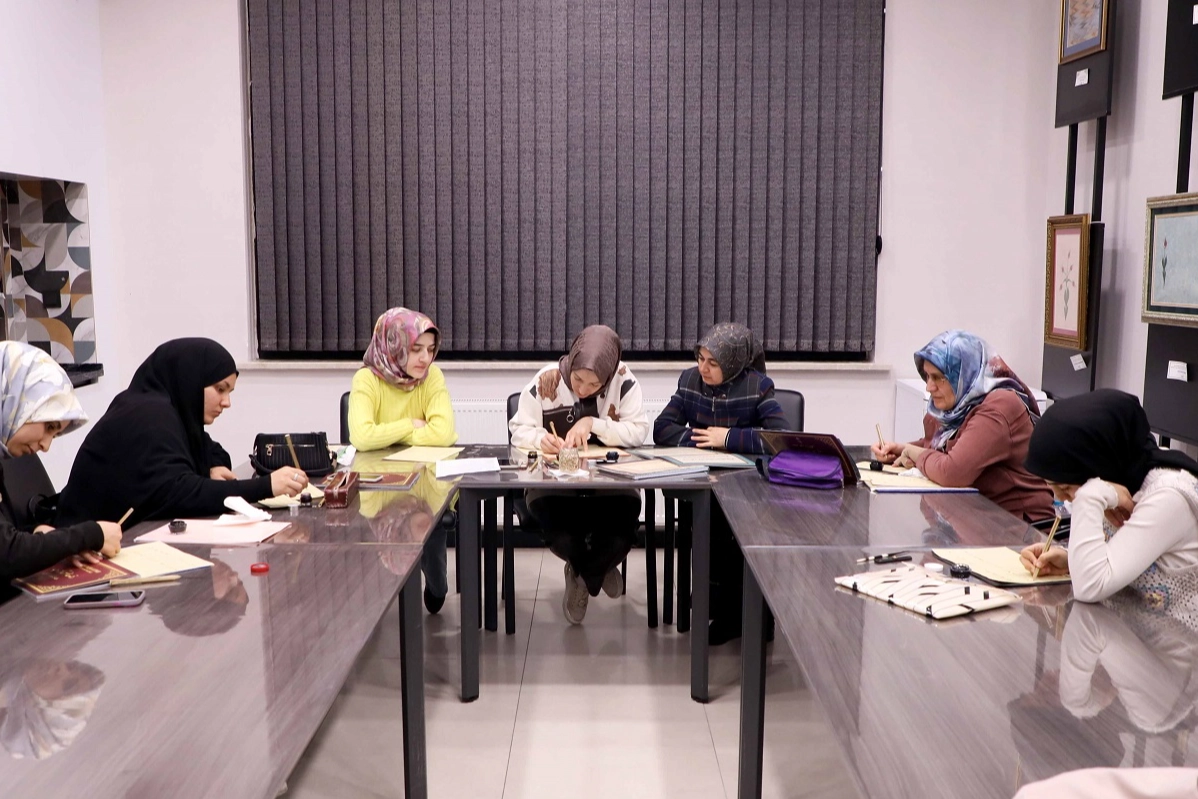 Konya Karatay’da Gençlik Merkezi 549 öğrenciye eğitim sunuyor