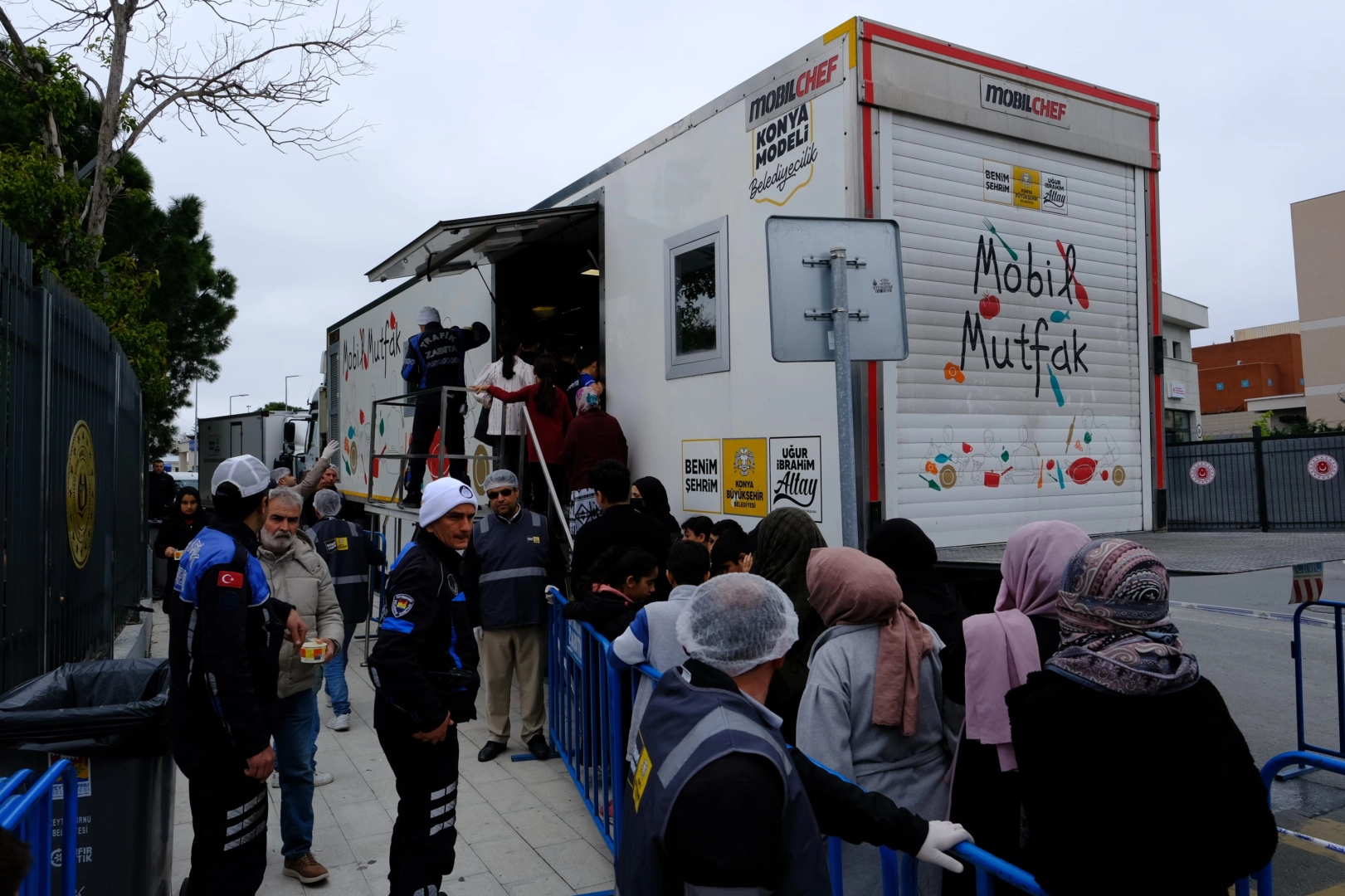 Konya'dan İstanbul'a Deprem Desteği
