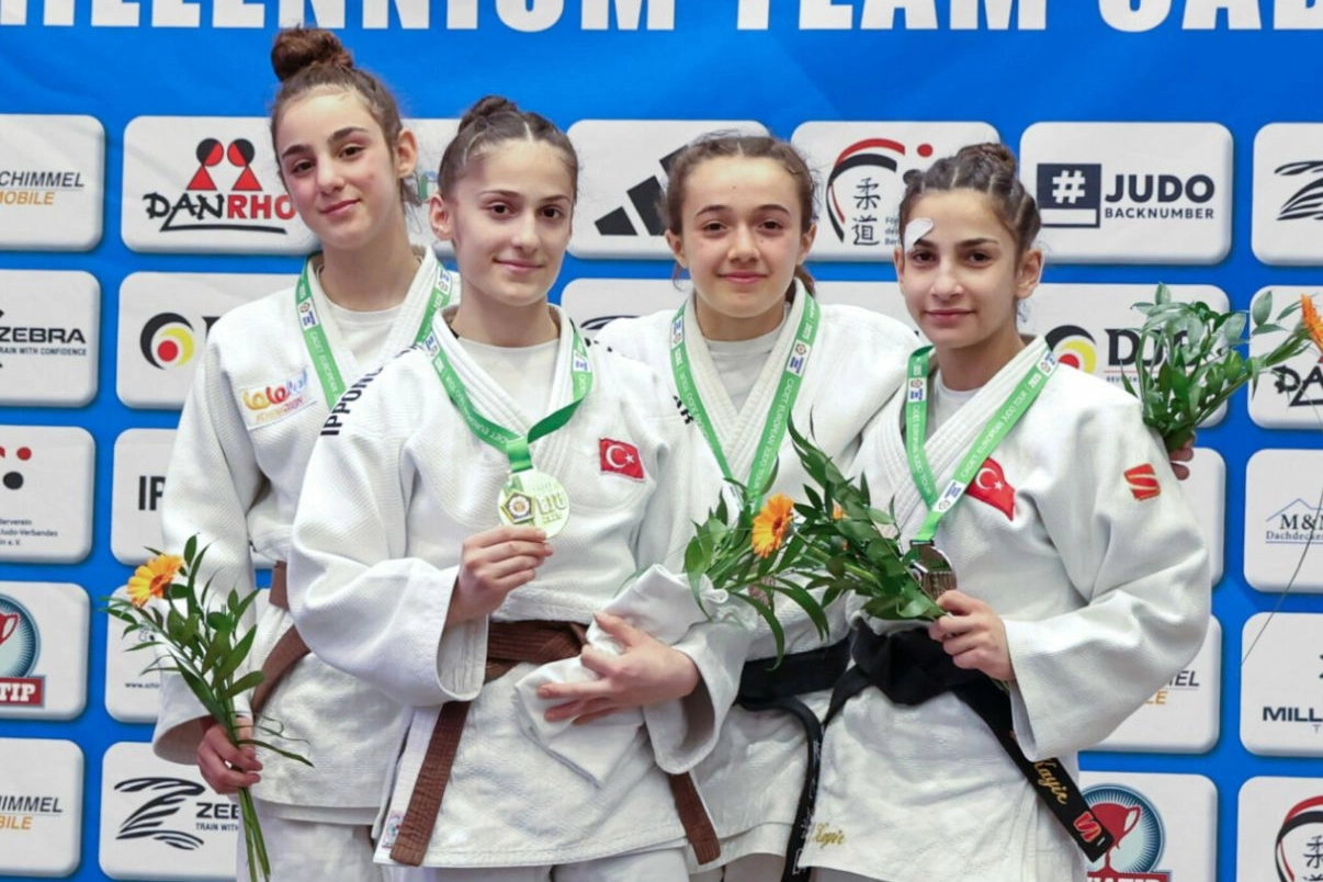 Fatma Zehra'dan Avrupa'da Judo Şampiyonluğu
