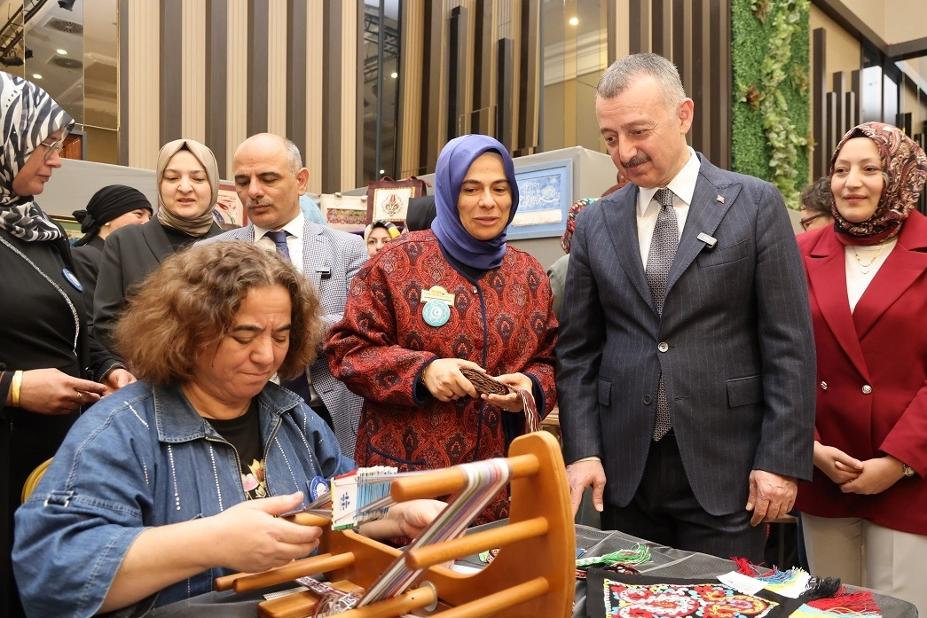 Körfez'de Türk Dünyası Kültür Sergisi Açıldı

