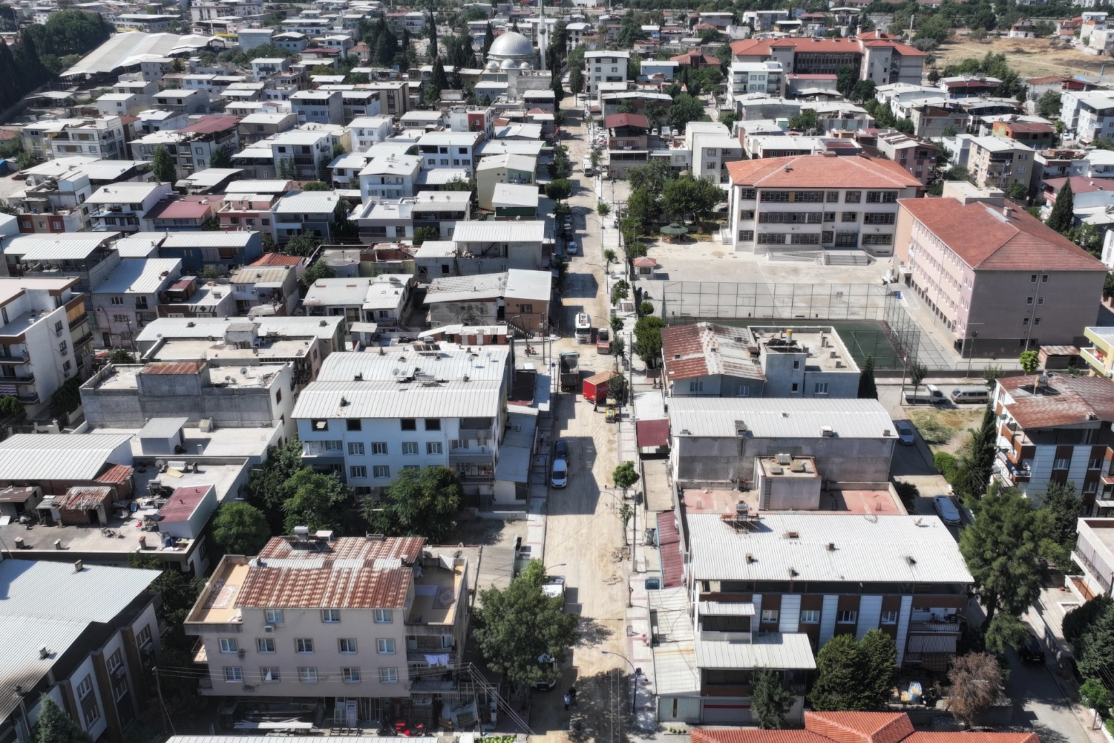 Manisa'da Altyapı Sonrası Asfalt Çalışmaları Devam Ediyor
