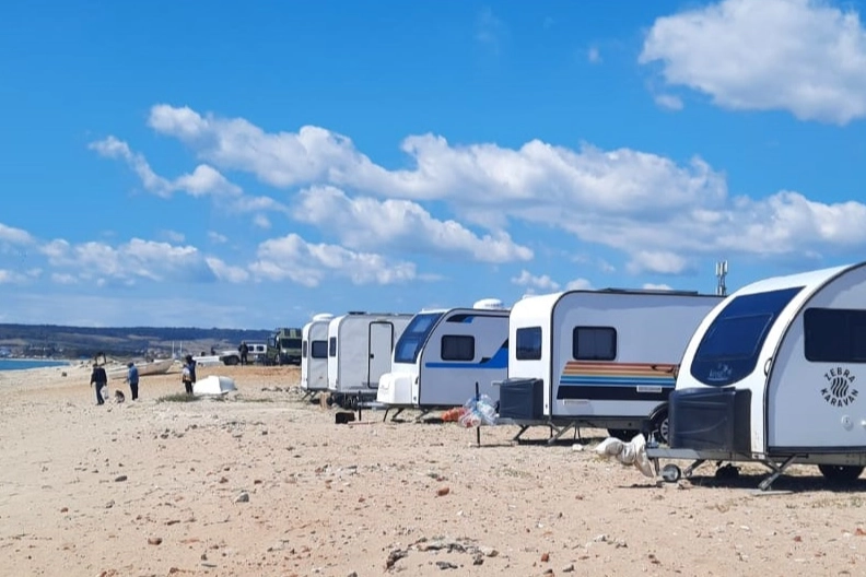 Mecidiye Sahili'nde Karavan Aşırı Yoğunluğu
