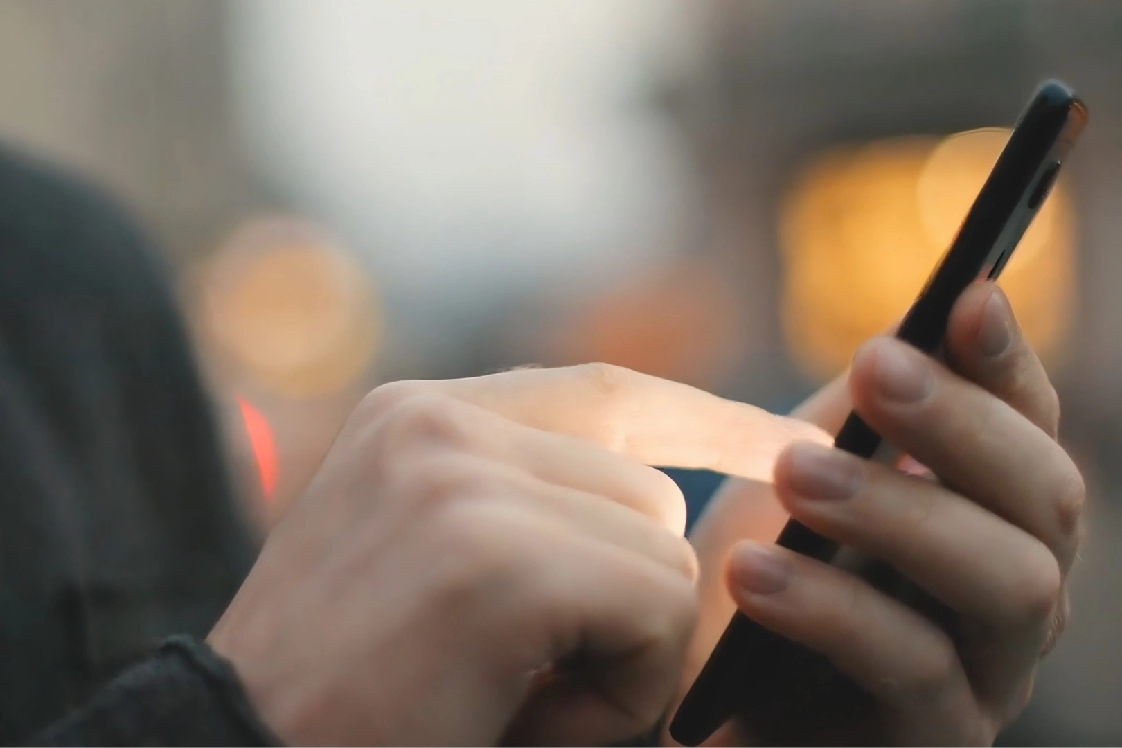 Türkiye'de Mobil İnternet Çağı: Günlük 4 Saat Cepte!
