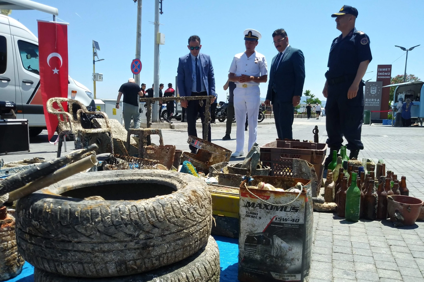 Mudanya'da Deniz Temizliği: 1700 Kg Atık Toplandı

