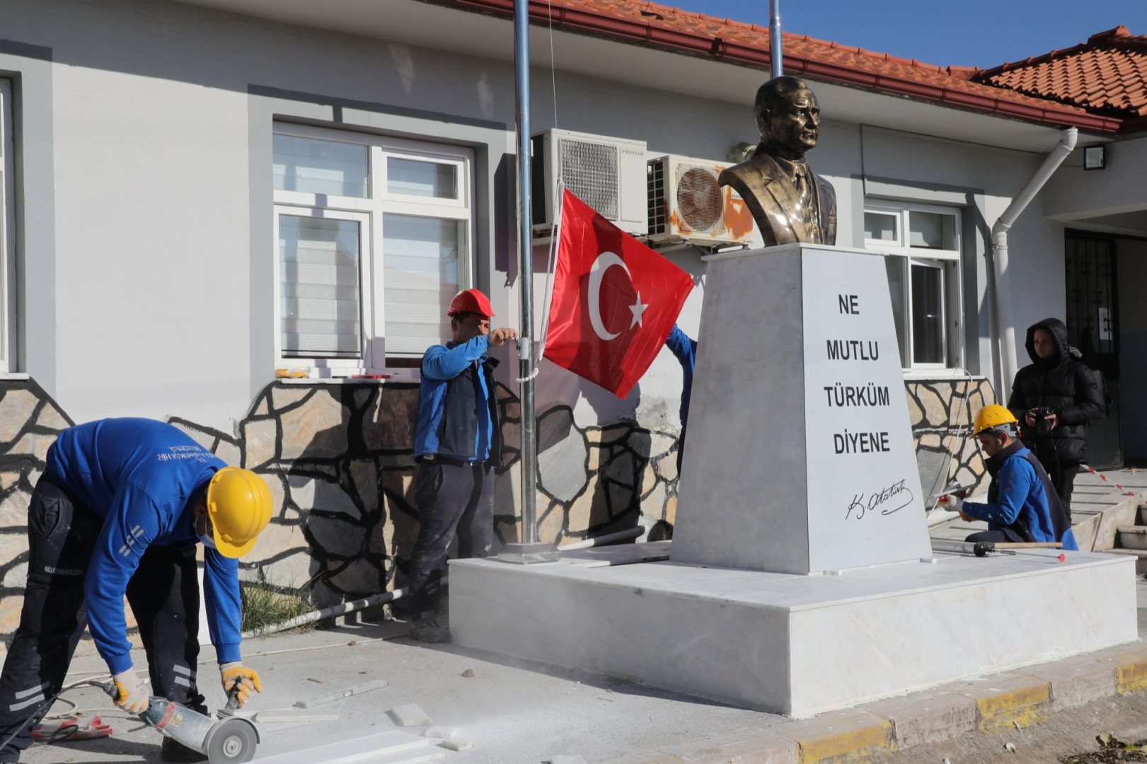 Muğla Okullarına Bakım ve Atatürk Köşeleri
