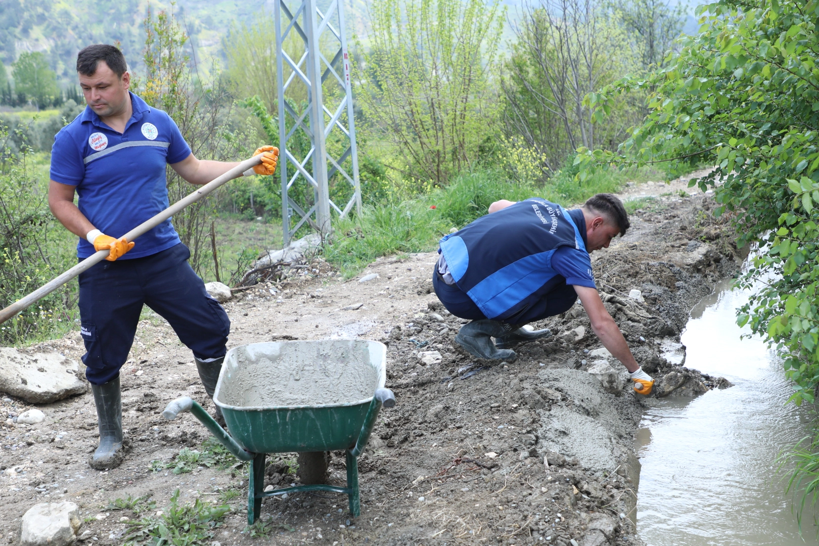 Muğla'da Tarımsal Sulama Kanalları Temizlendi
