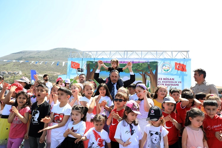Yalçın'dan 23 Nisan'a özel mesaj
