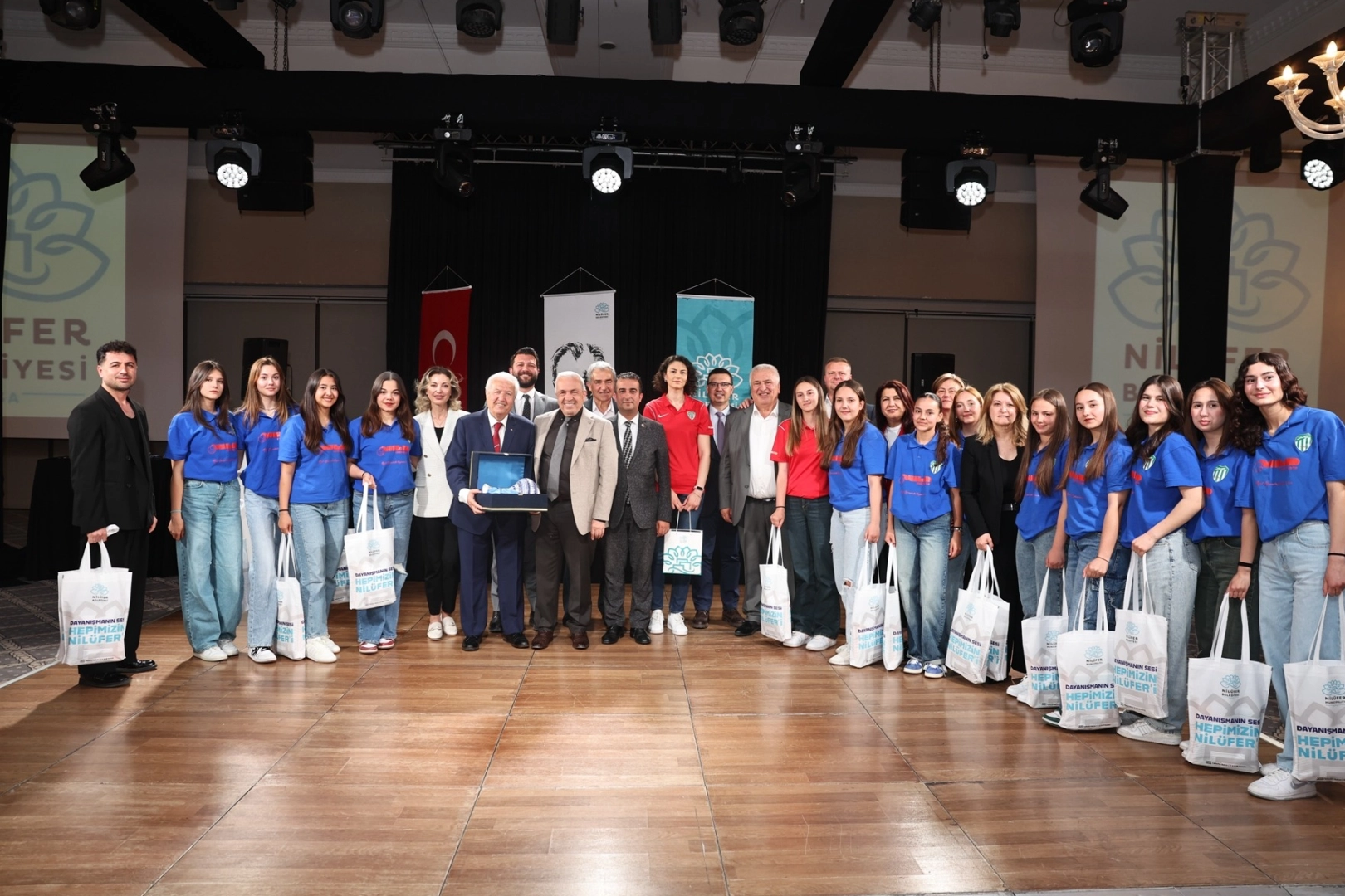 Nilüfer'den Dünyaya Barış ve Kardeşlik Mesajı
